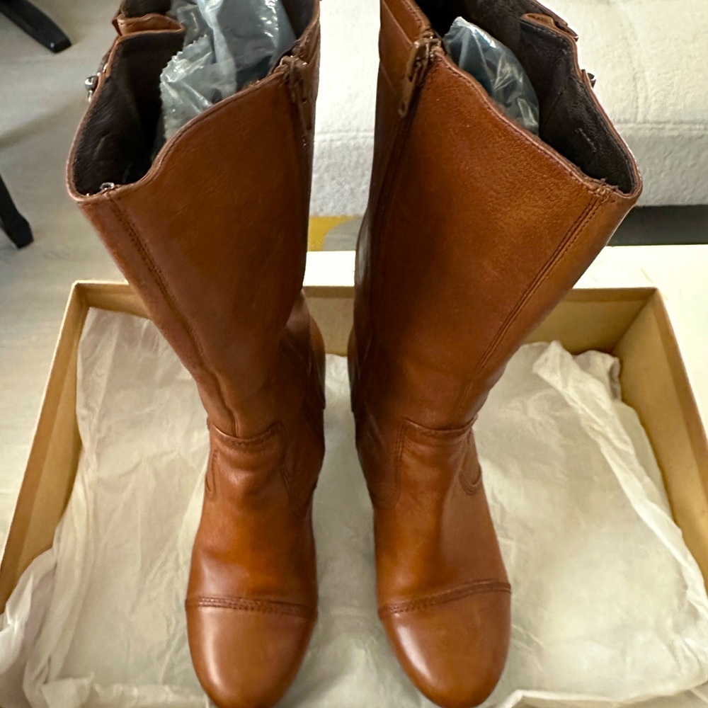 Biviel boots. LIKE NEW! Tan. Size 37.5 (7.5). Previously owned.
